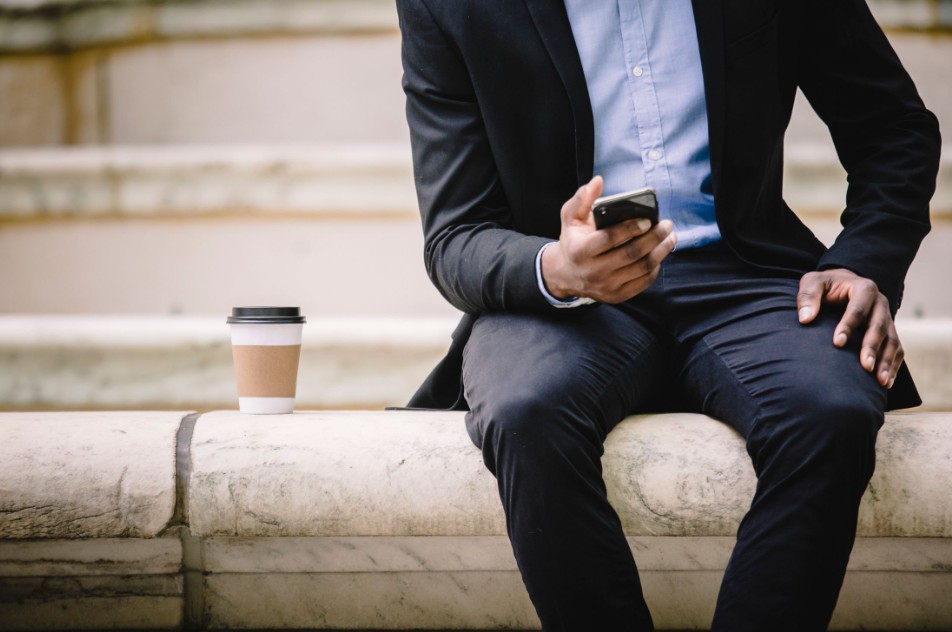 Qual É o Melhor Aparelho Celular para Você? Descubra o Modelo Ideal para Cada Necessidade — Câmera, Desempenho e Bateria: O Triângulo da Decisão